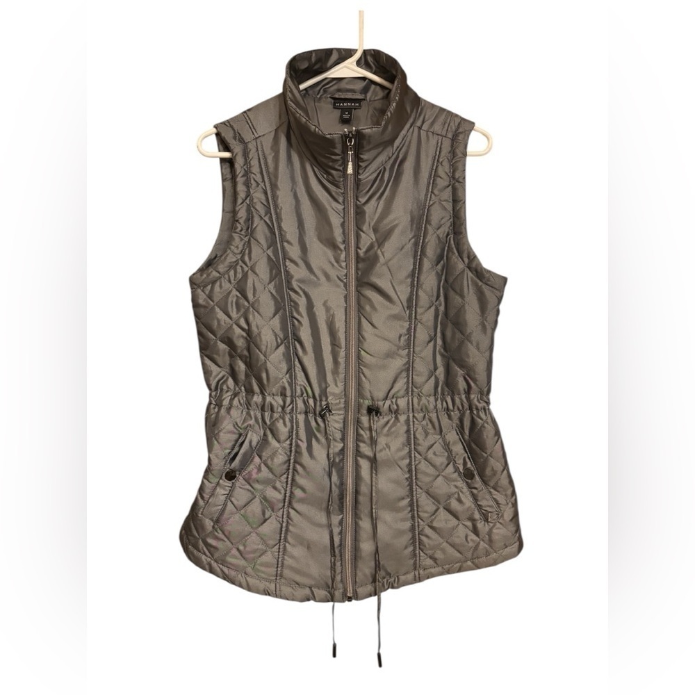 Hannah Quilted Full Zip Vest in a Metallic Gray